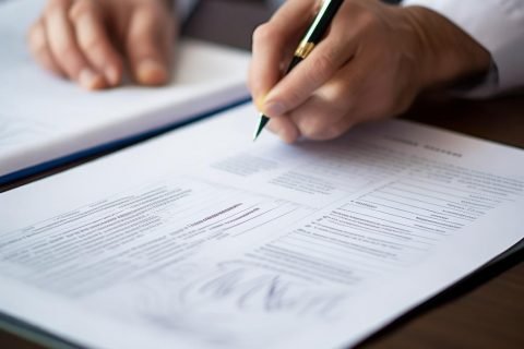 医院检查报告是否需要医生签字？